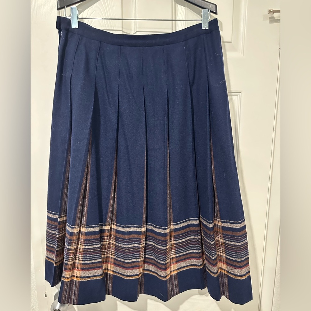 Pendleton Navy Blue, Burnt Orange, Brown & Orange Pleated Skirt size 16